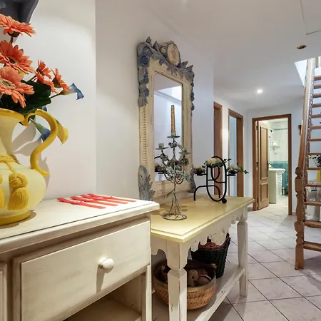 Wonderful Flats With Pool By Host Wise Διαμέρισμα