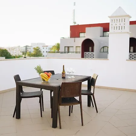 Διαμέρισμα Wonderful Flats With Pool By Host Wise